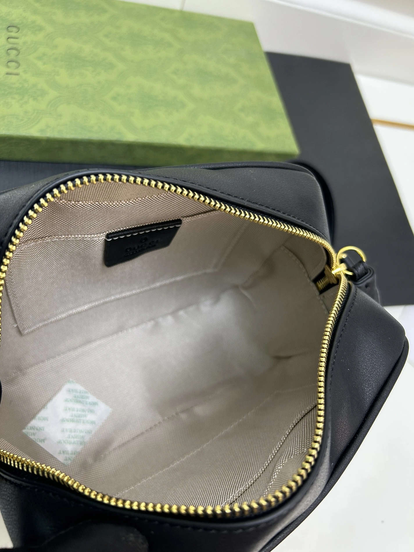 SmartChoice 8879 Gucci AAA Quality Messenger Bags For Women