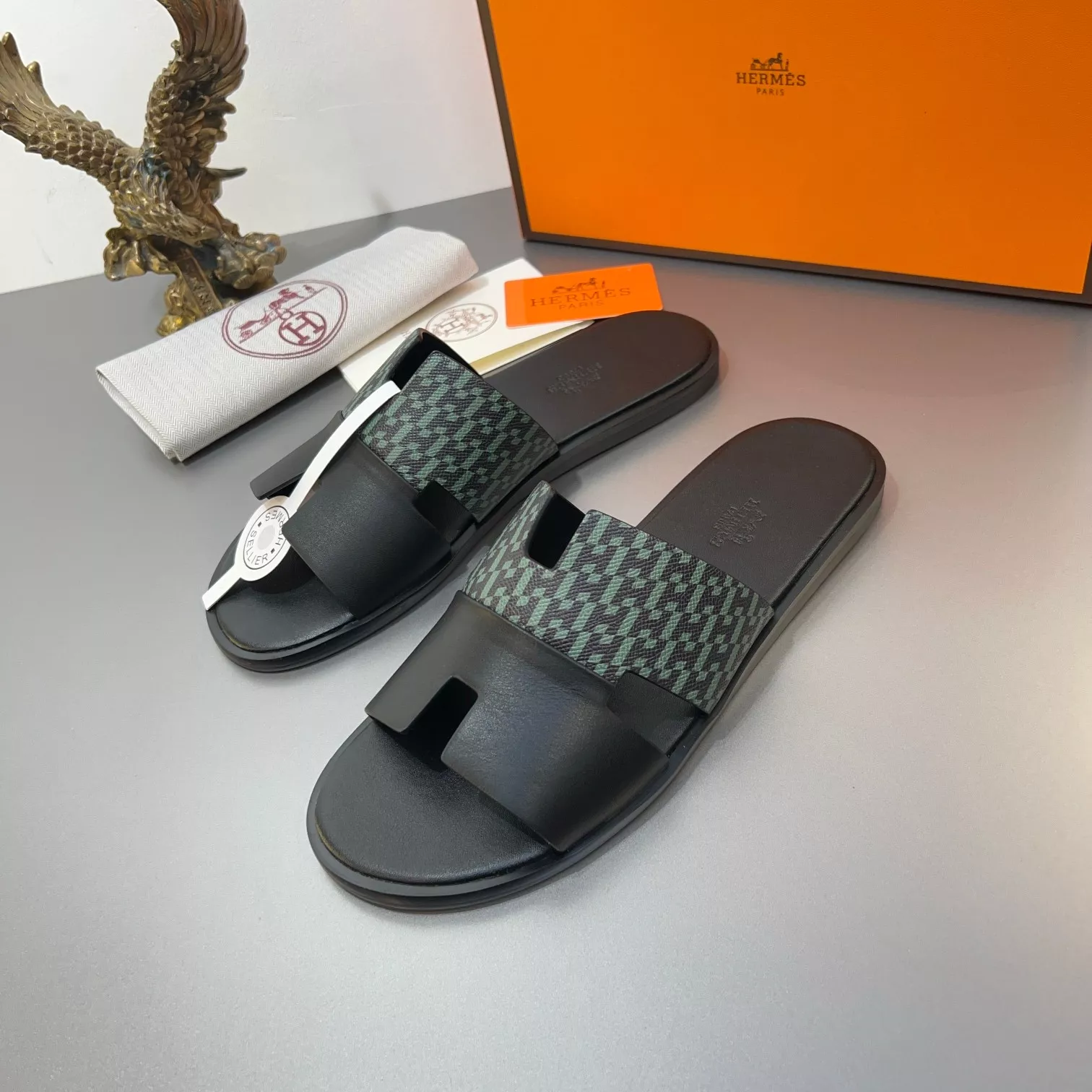 SmartChoice 9047 Hermes Slippers For Men