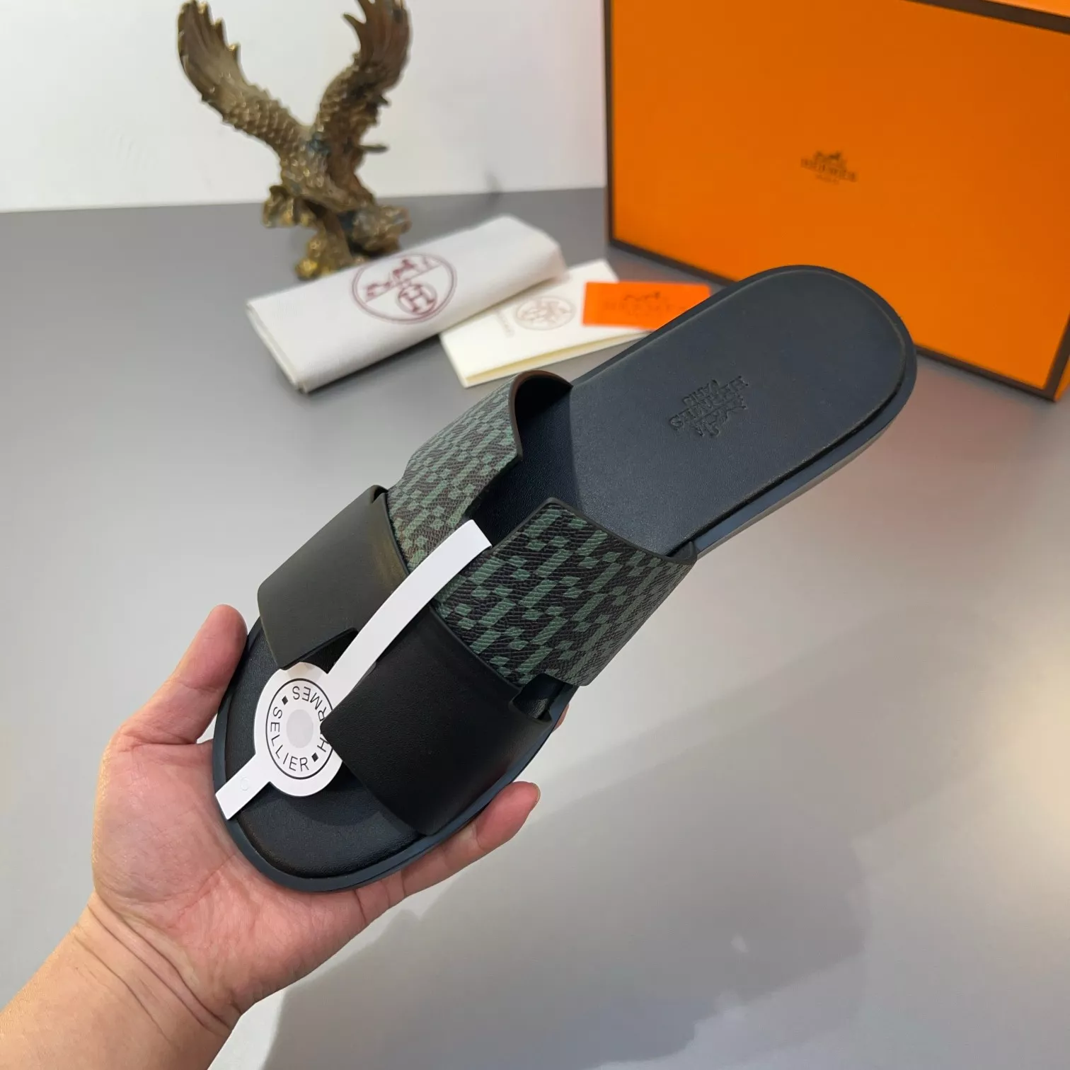 SmartChoice 9047 Hermes Slippers For Men
