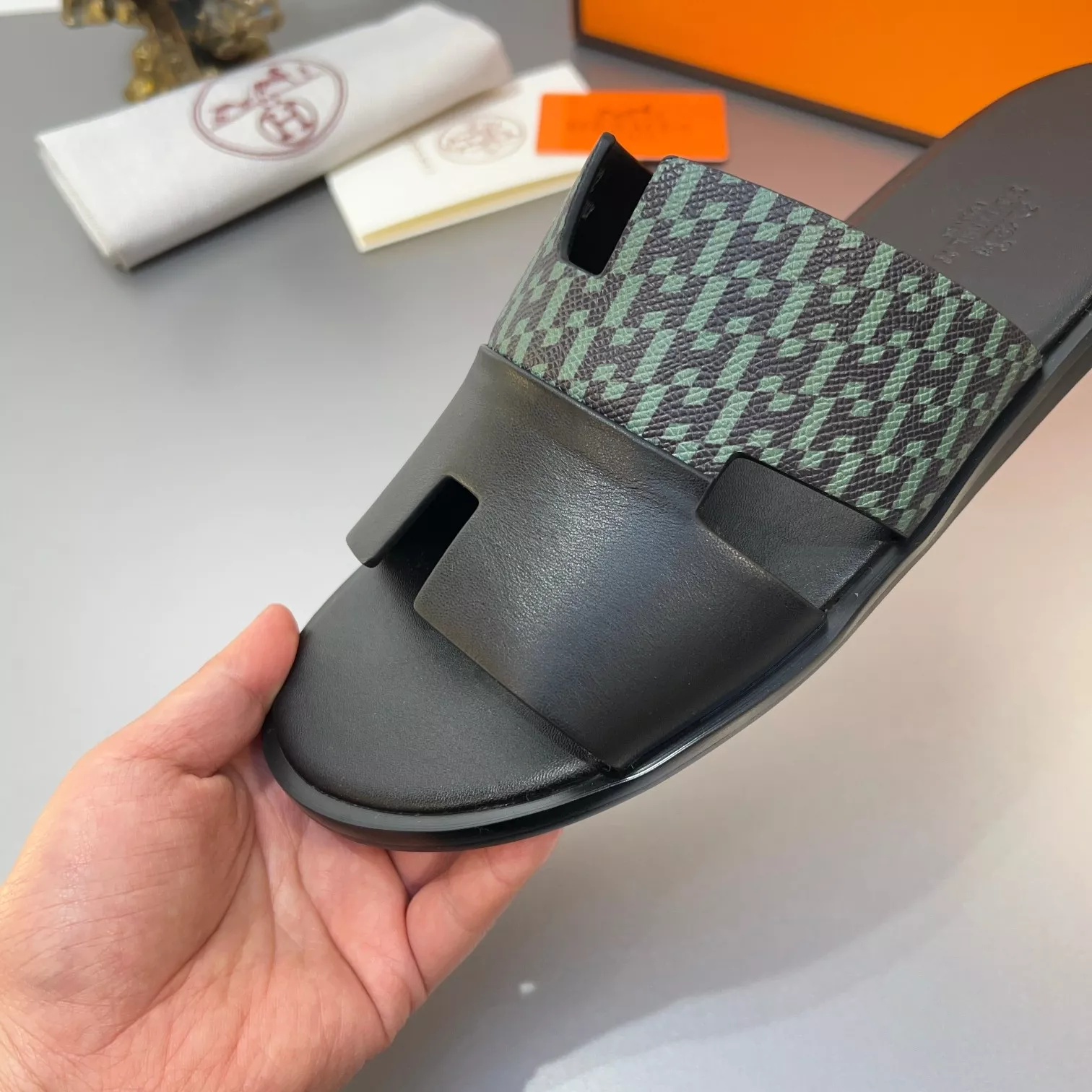 SmartChoice 9047 Hermes Slippers For Men