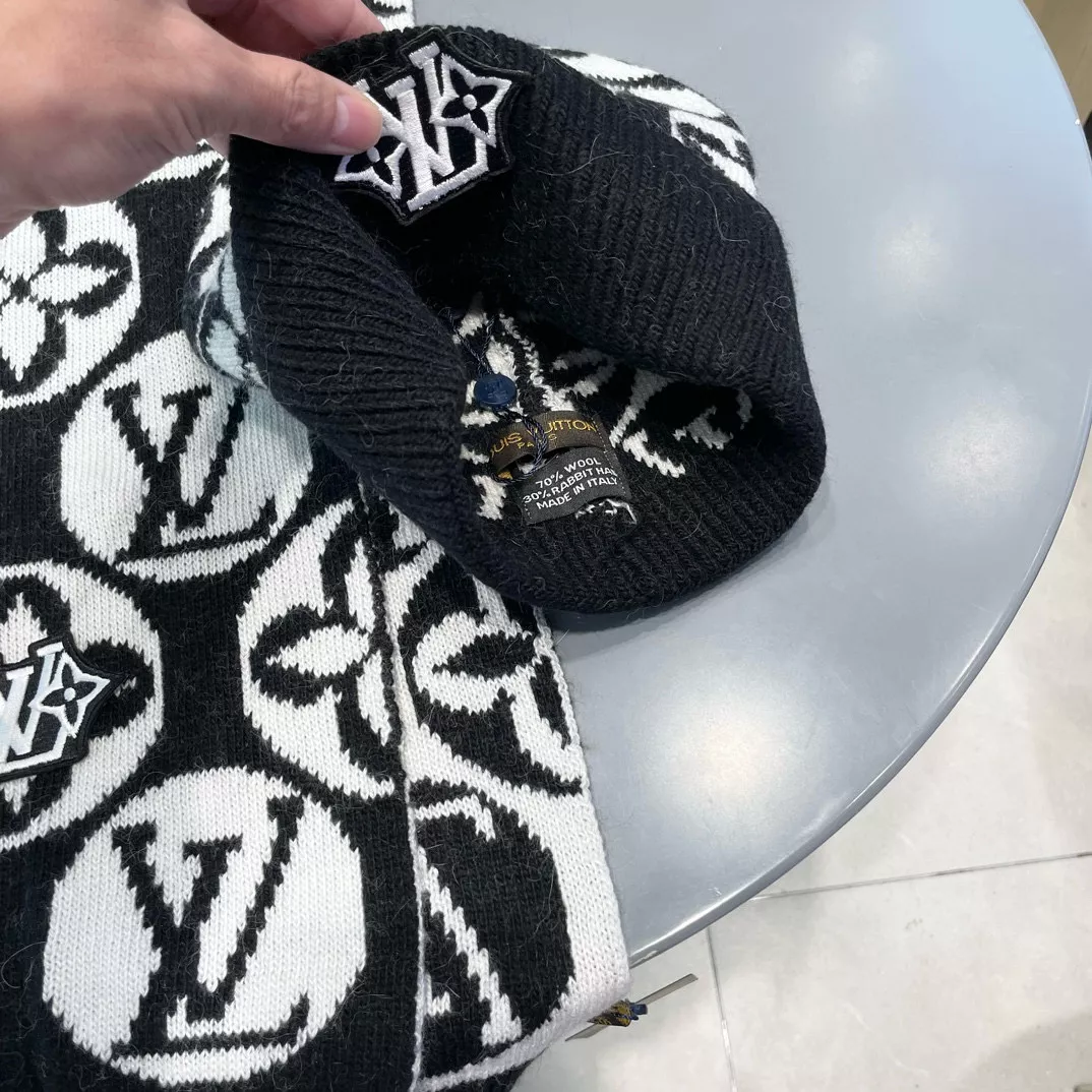SmartChoice 9629 Louis Vuitton LV Hat and Scarf Set