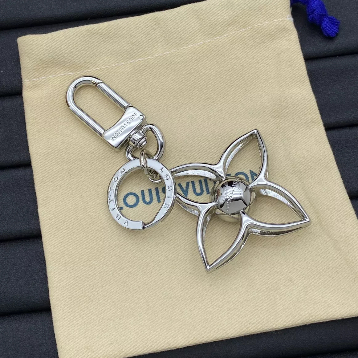 SmartChoice 9816 Louis Vuitton LV Key Holder And Bag Buckle