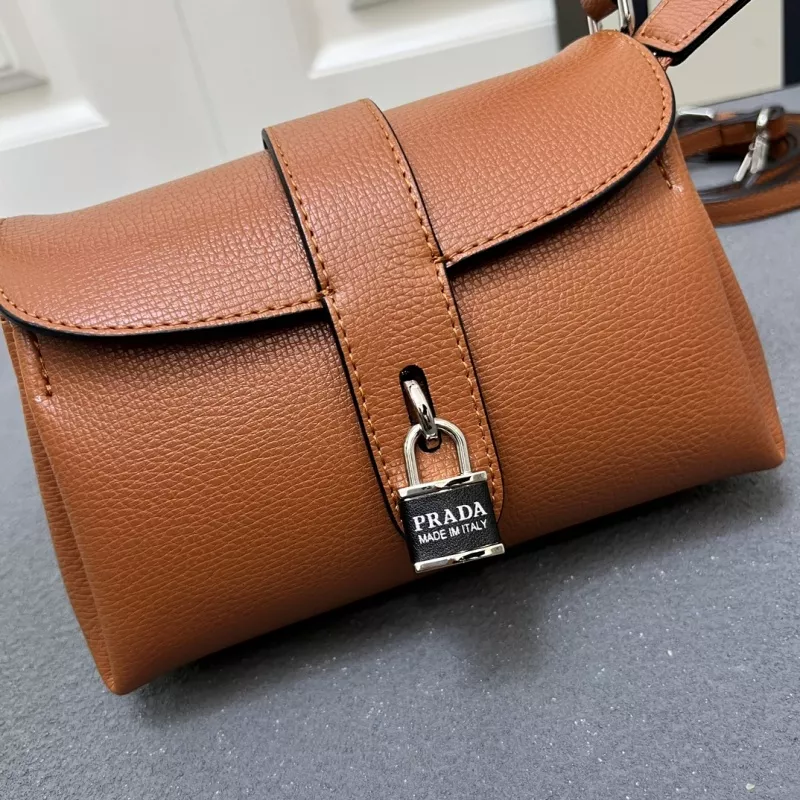 SmartChoice 9934 Prada AAA Quality Messenger Bags For Women
