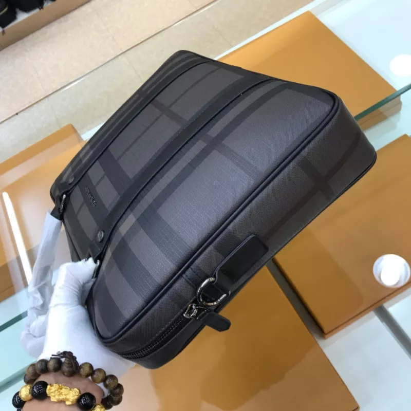 Soft 1052 Burberry AAA Man Handbags