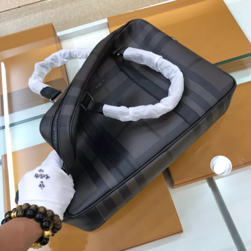 Soft 1052 Burberry AAA Man Handbags