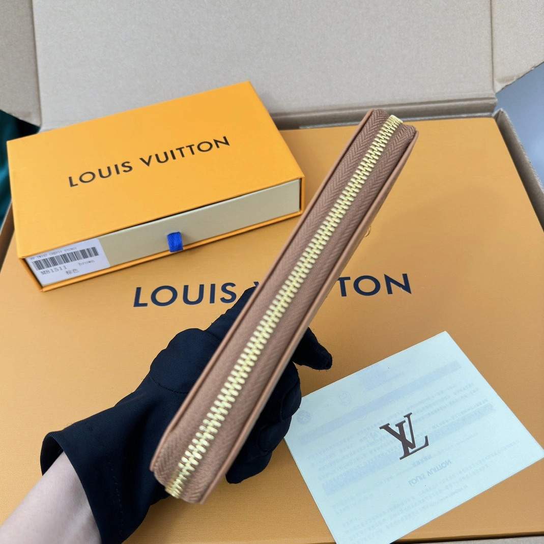 Soft 136 Louis Vuitton LV Wallets For Women
