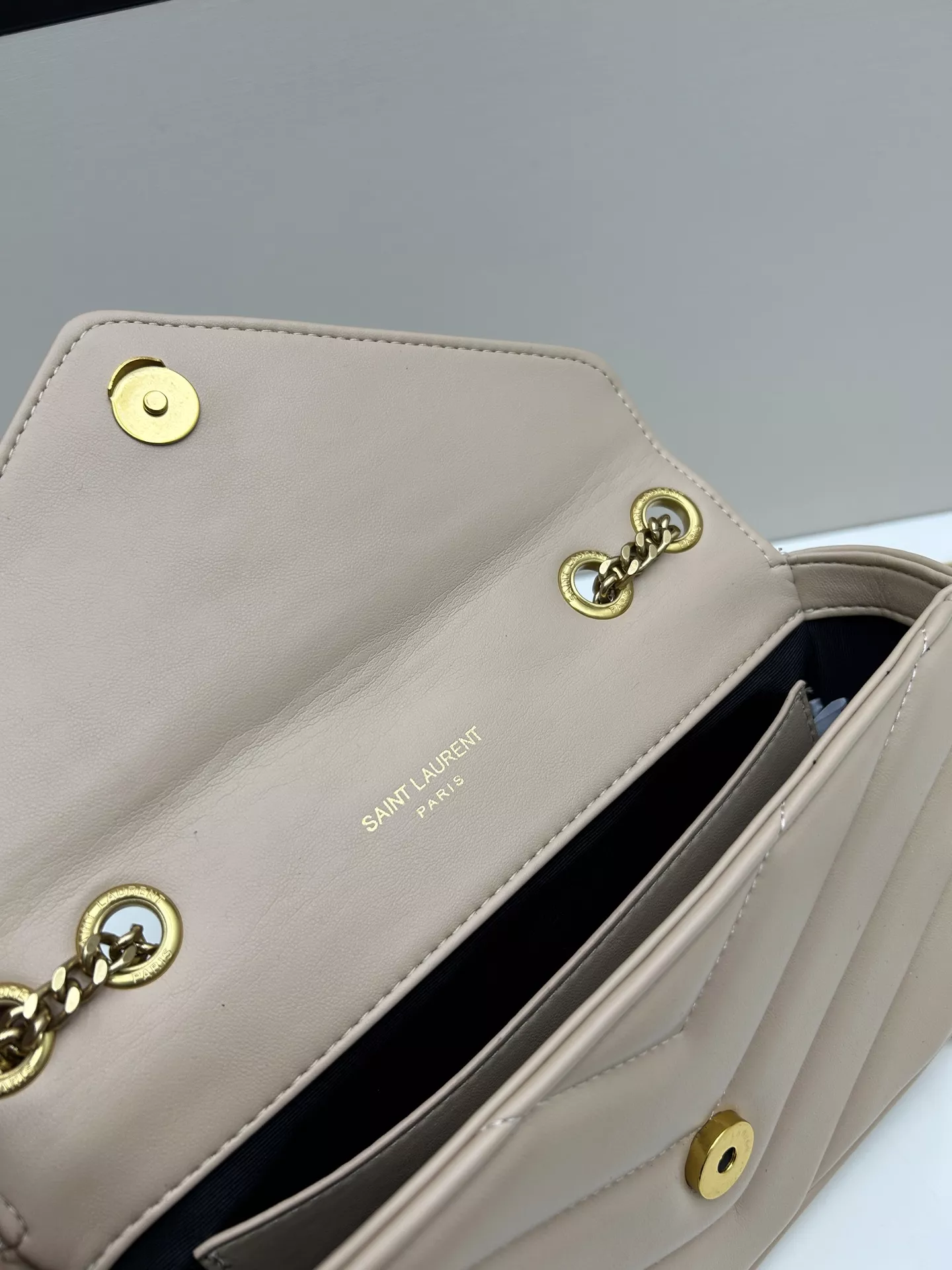Soft 1362 Yves Saint Laurent YSL AAA Quality Shoulder Bags For Women