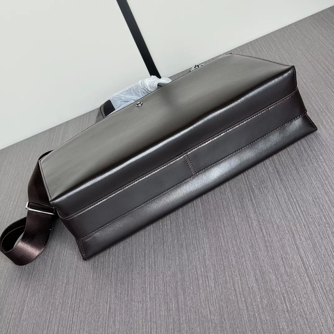 Soft 1609 Mont Blanc AAA Man Handbags