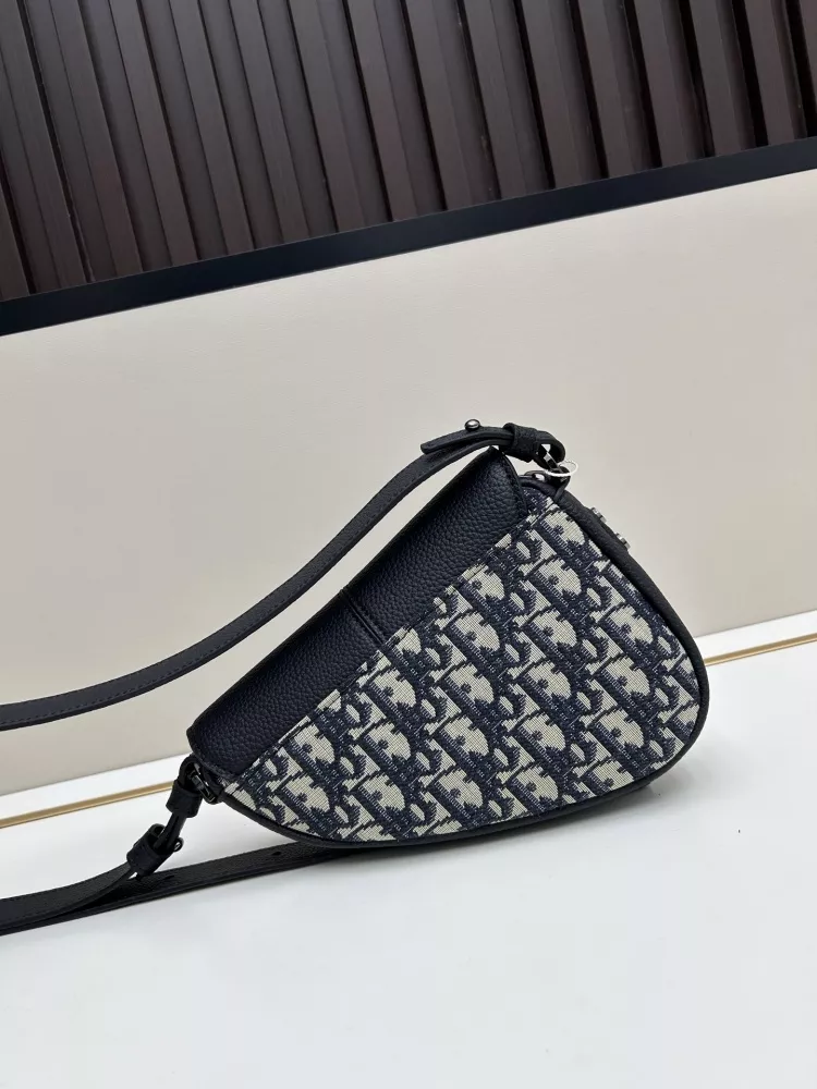Soft 1967 Christian Dior AAA Quality Messenger Bags For Unisex