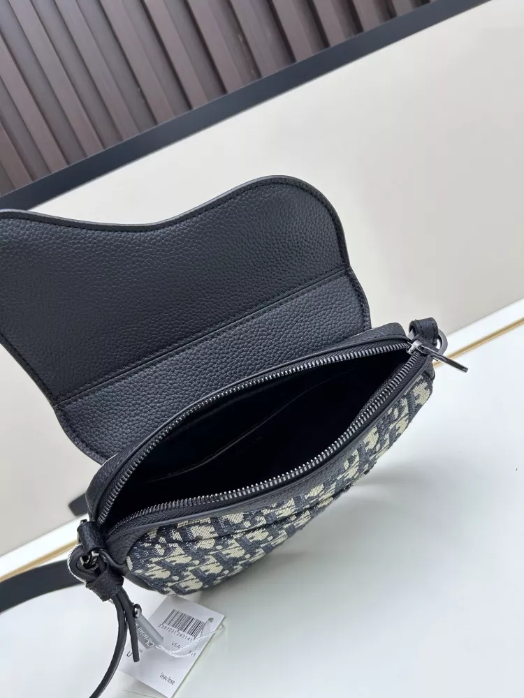 Soft 1967 Christian Dior AAA Quality Messenger Bags For Unisex