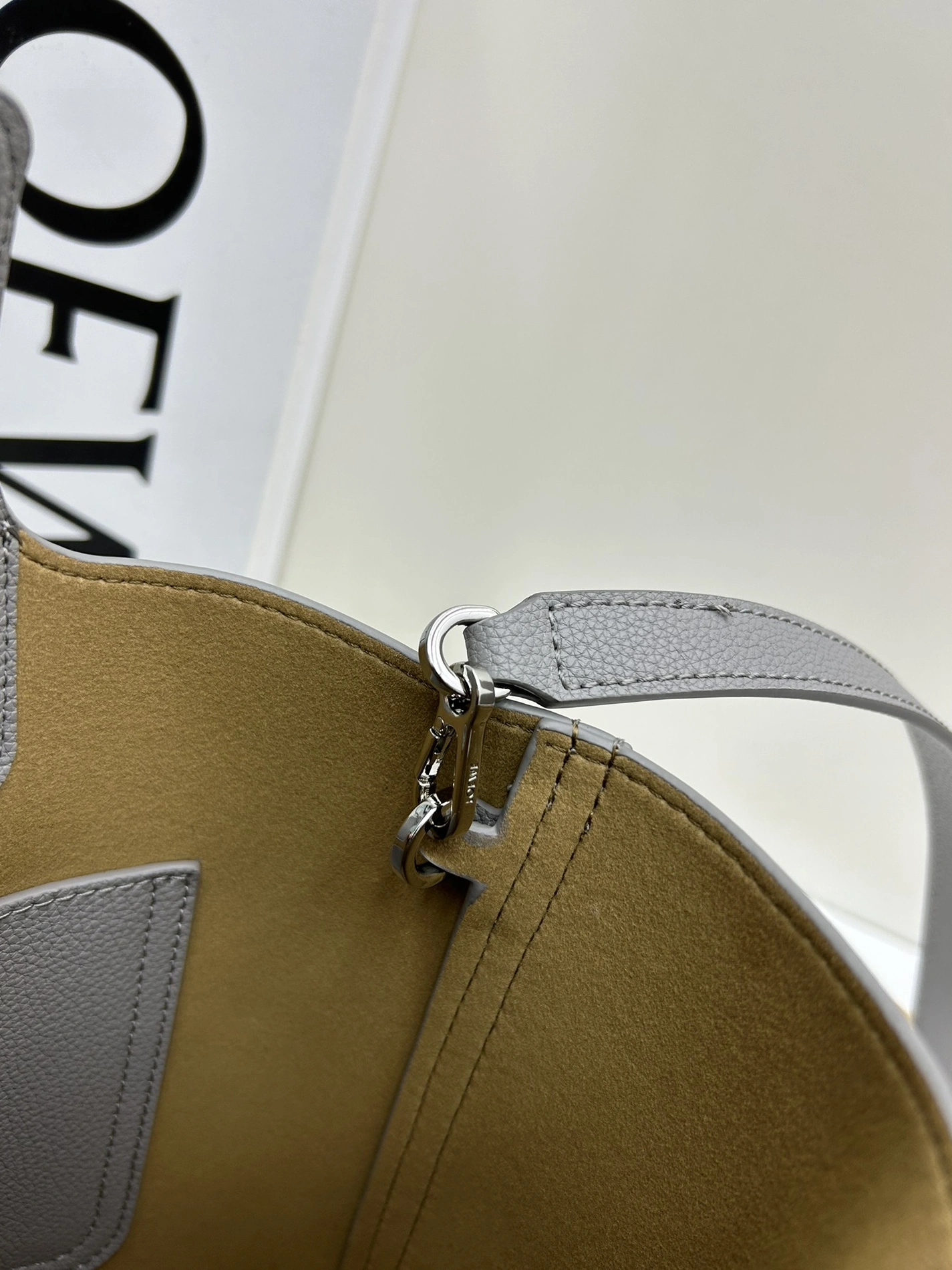Soft 1971 LOEWE AAA Quality Messenger Bags For Women