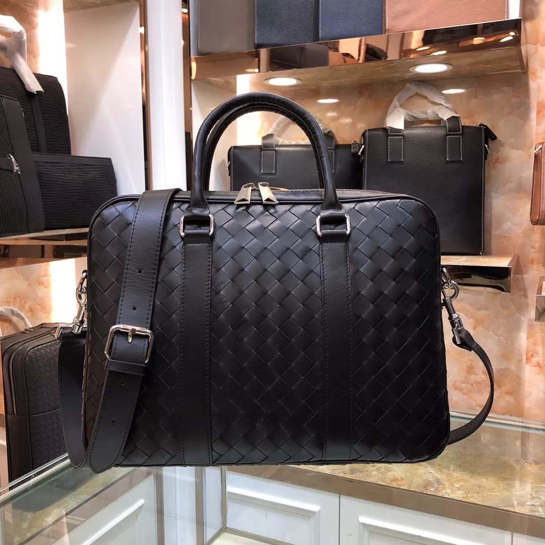 Soft 2421 Bottega Veneta AAA Man Handbags