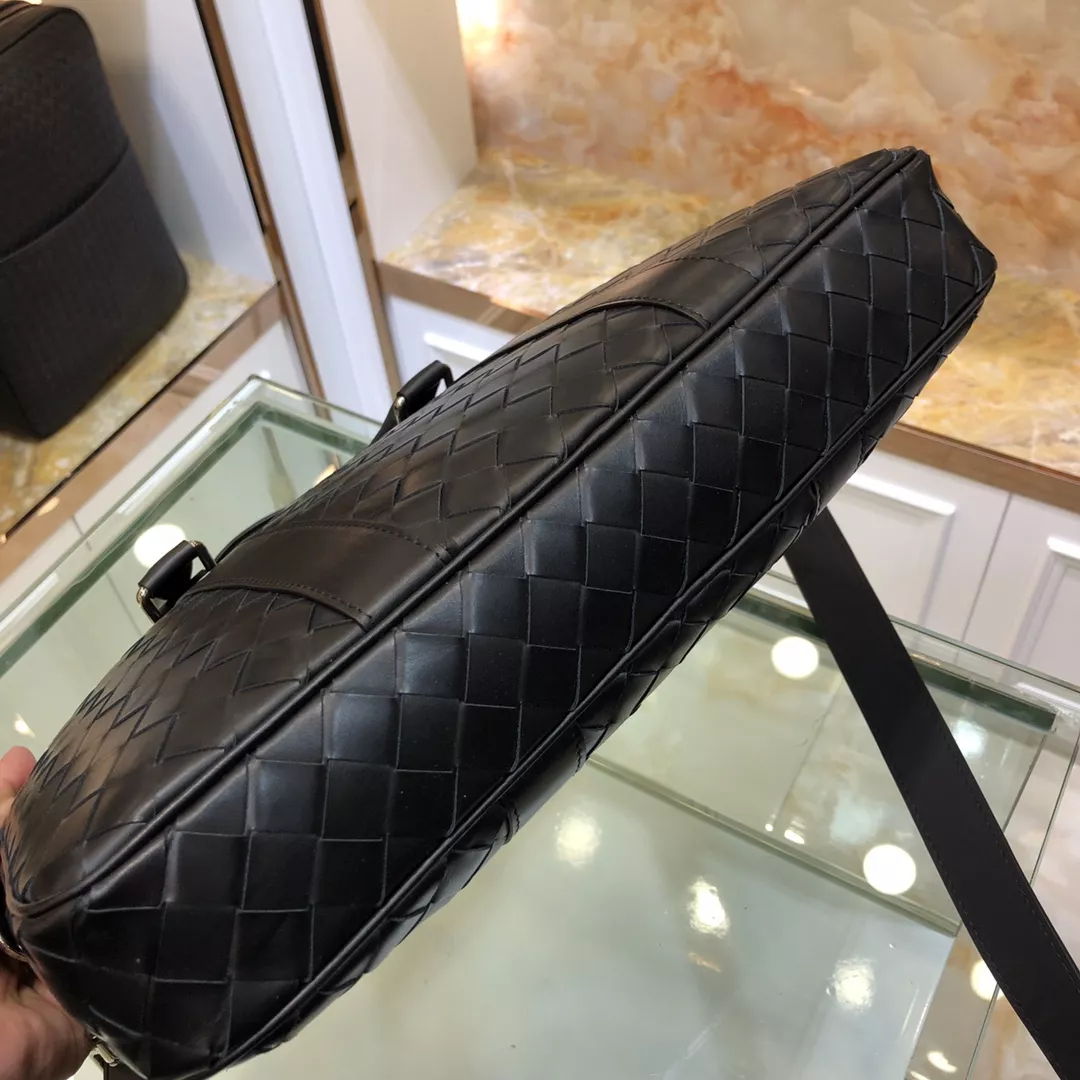 Soft 2421 Bottega Veneta AAA Man Handbags