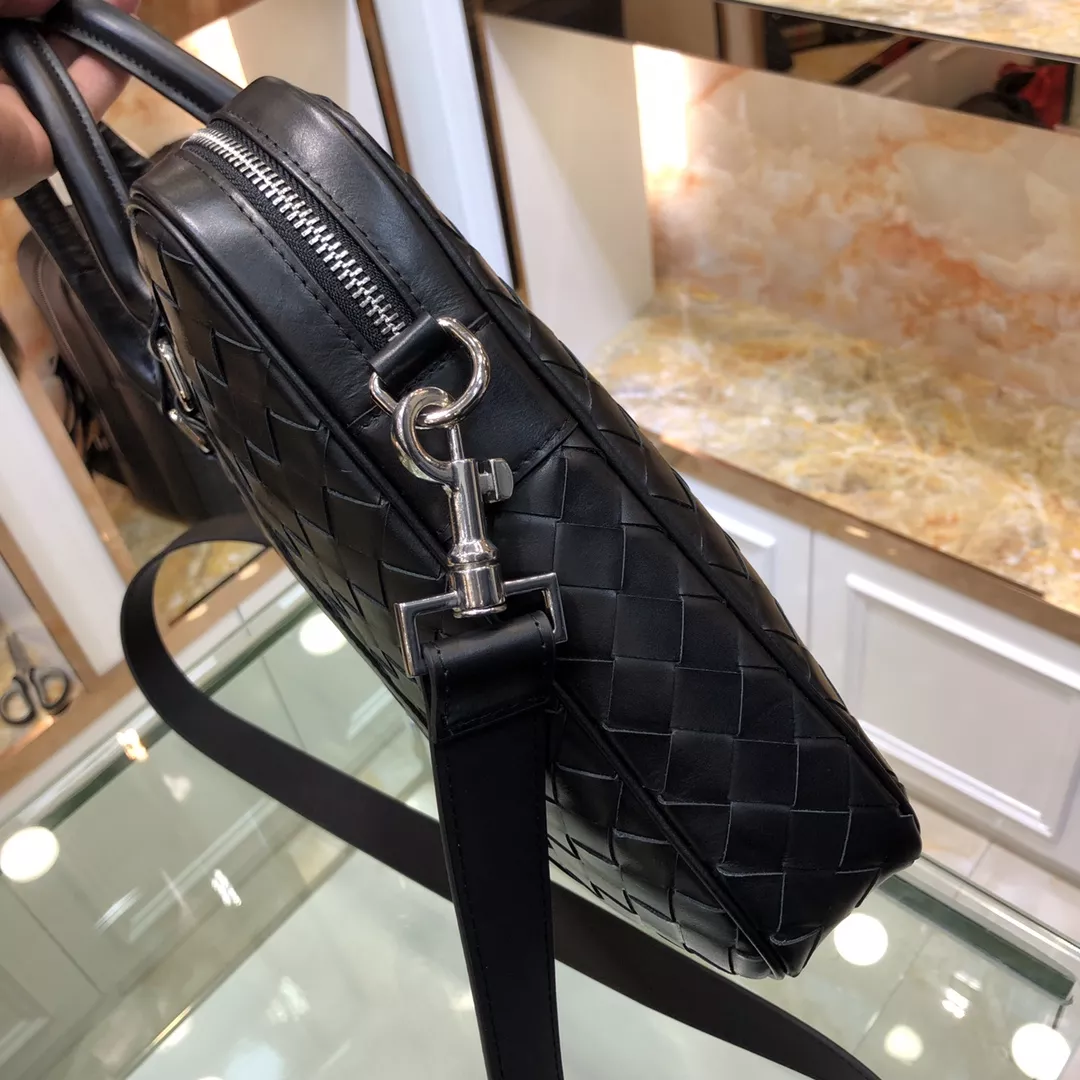 Soft 2421 Bottega Veneta AAA Man Handbags