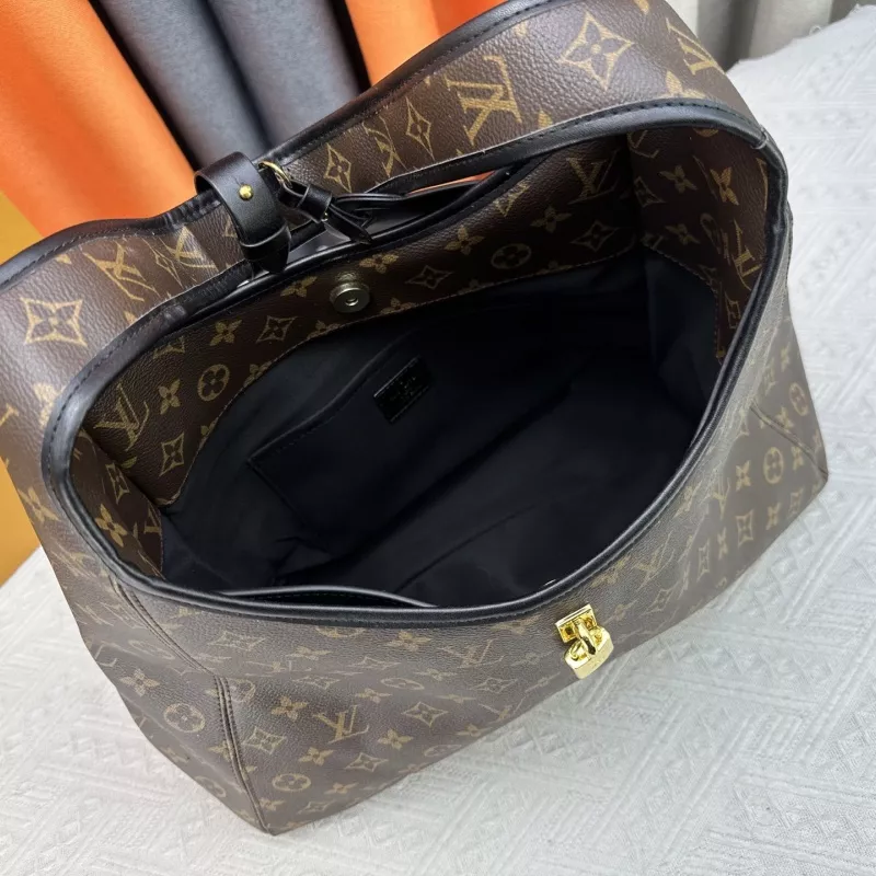 Soft 2461 Louis Vuitton AAA Quality Shoulder Bags For Women