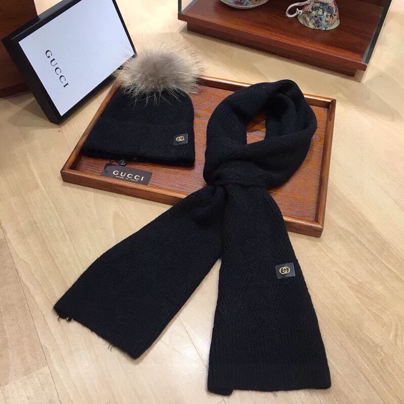 Soft 2702 Gucci Hat and Scarf Set