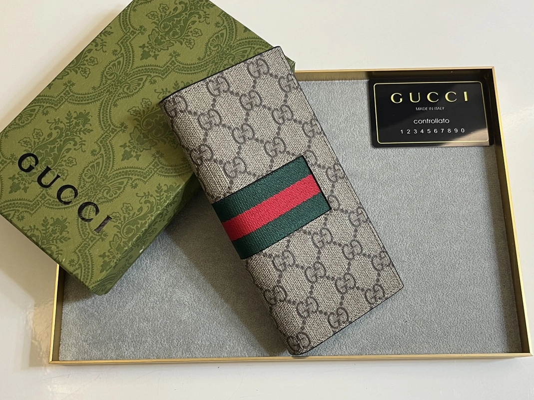 Soft 3054 Gucci Card Case
