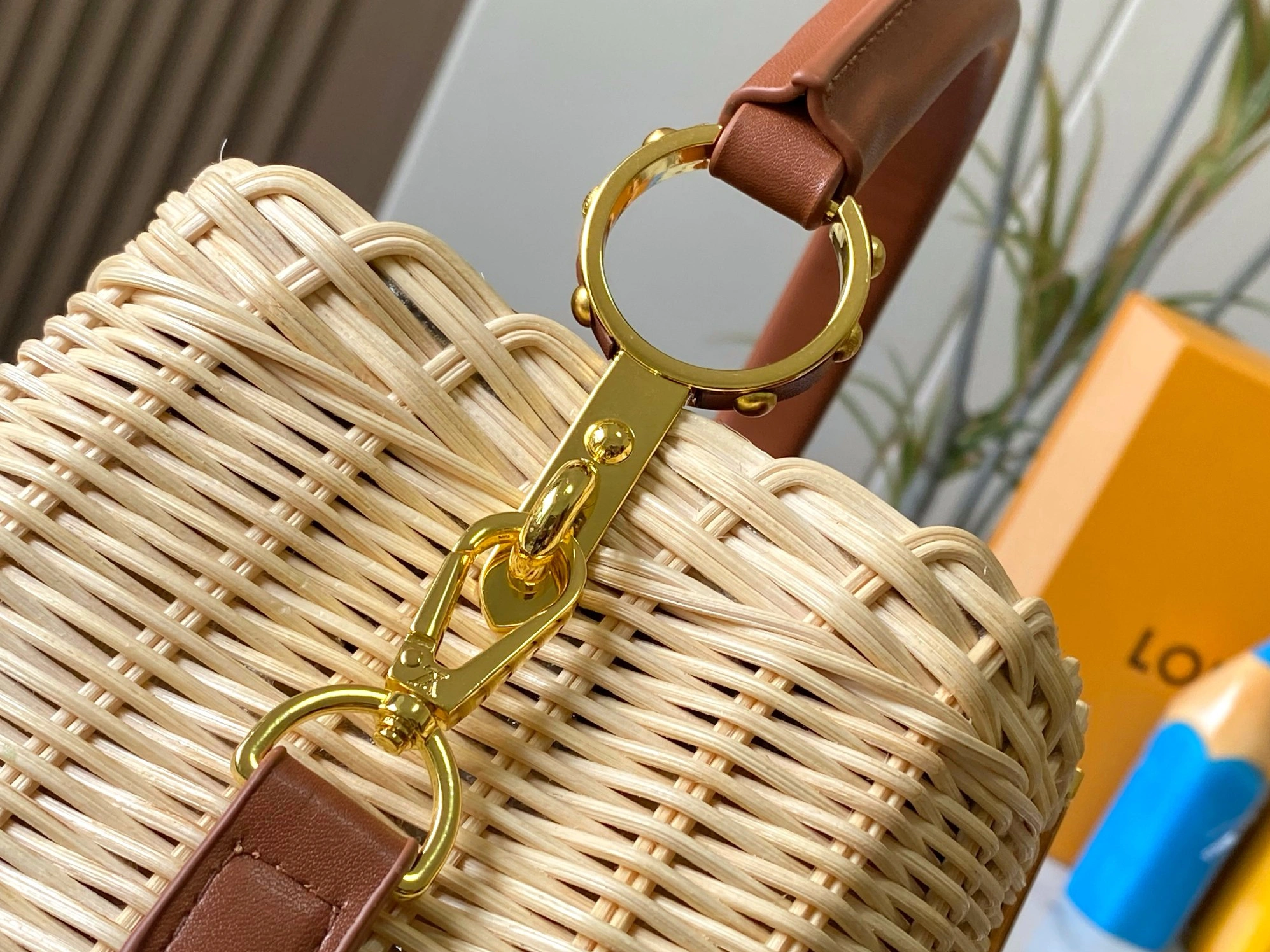 Soft 326 Louis Vuitton AAA Quality Messenger Bags For Women