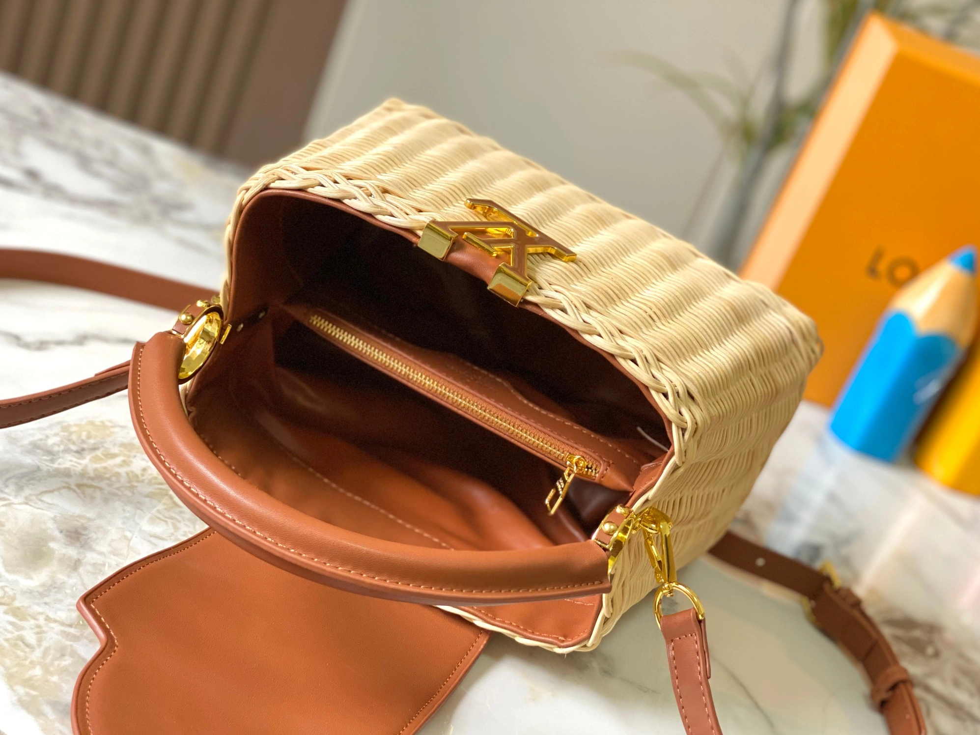 Soft 326 Louis Vuitton AAA Quality Messenger Bags For Women