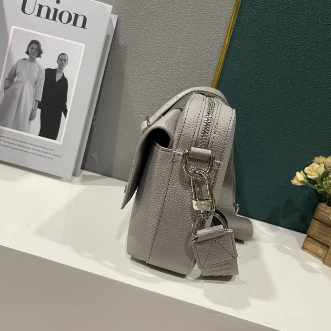 Soft 3346 Louis Vuitton AAA Man Messenger Bags