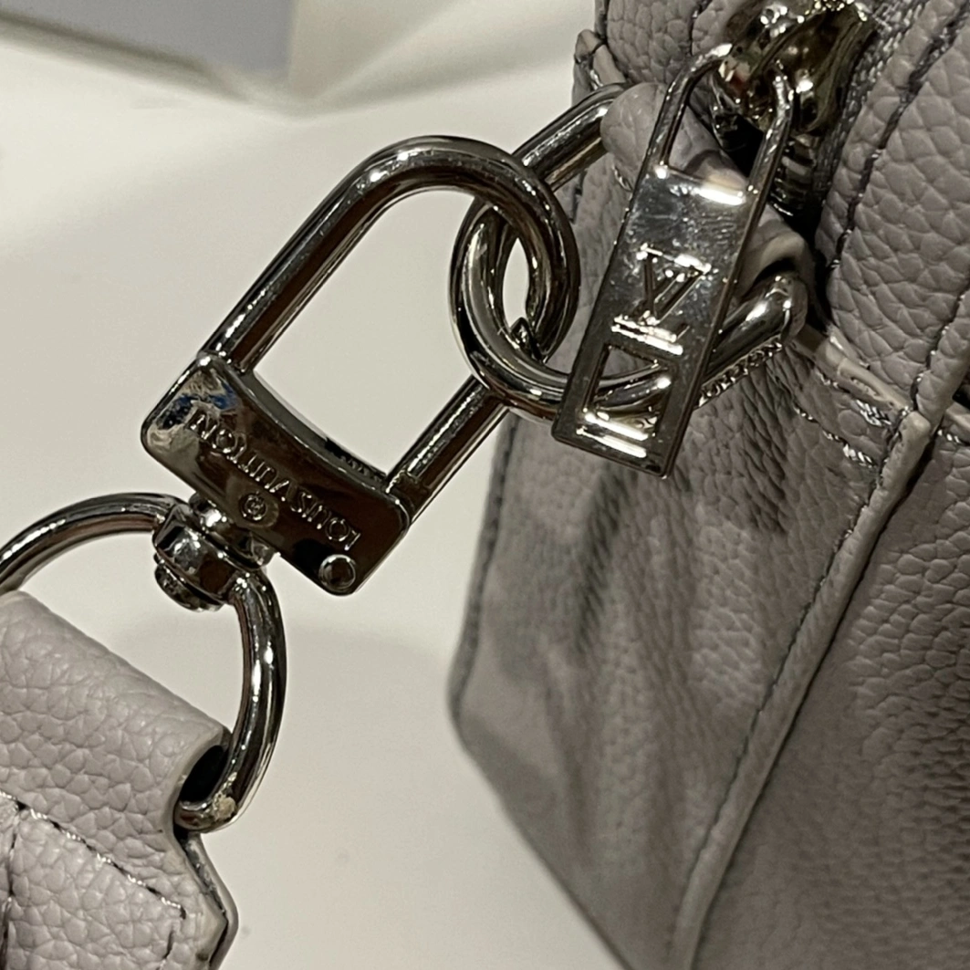 Soft 3346 Louis Vuitton AAA Man Messenger Bags