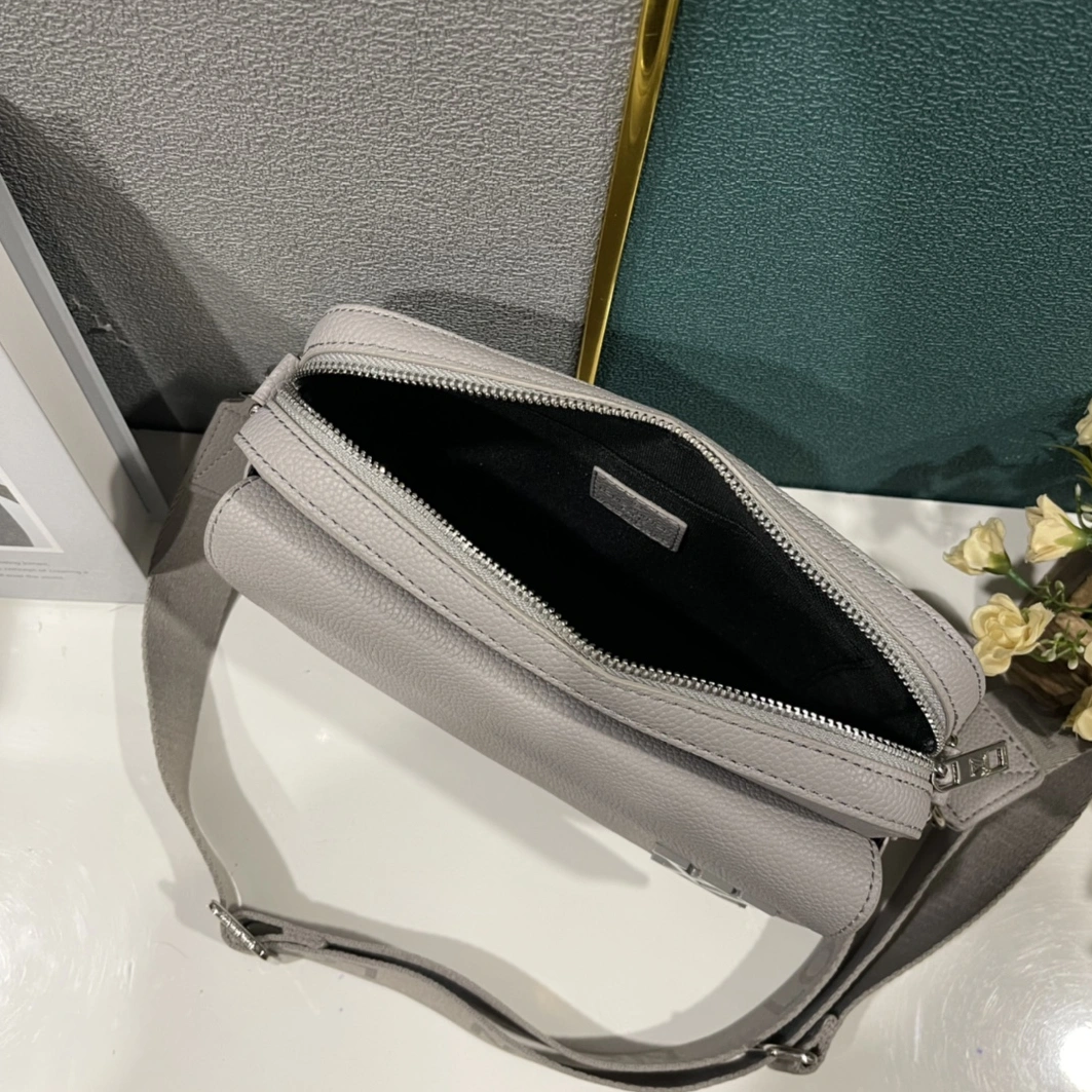 Soft 3346 Louis Vuitton AAA Man Messenger Bags