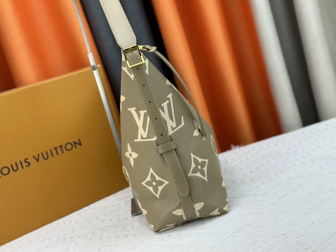 Soft 3373 Louis Vuitton AAA Quality Shoulder Bags For Women