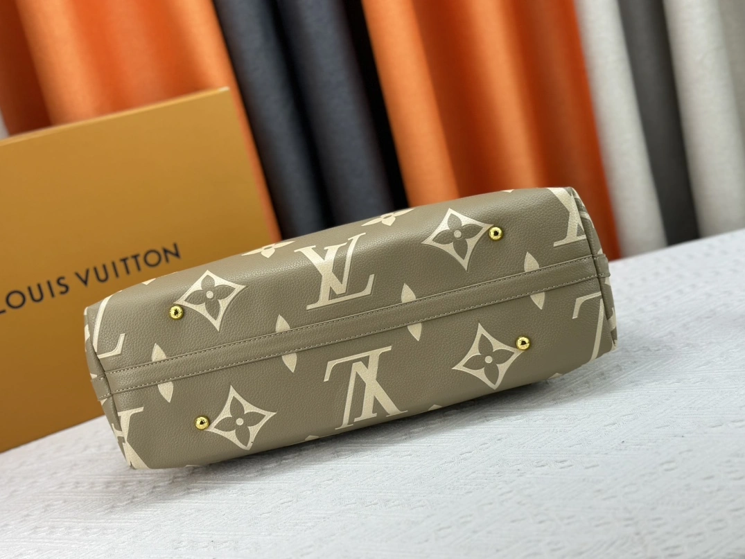 Soft 3373 Louis Vuitton AAA Quality Shoulder Bags For Women