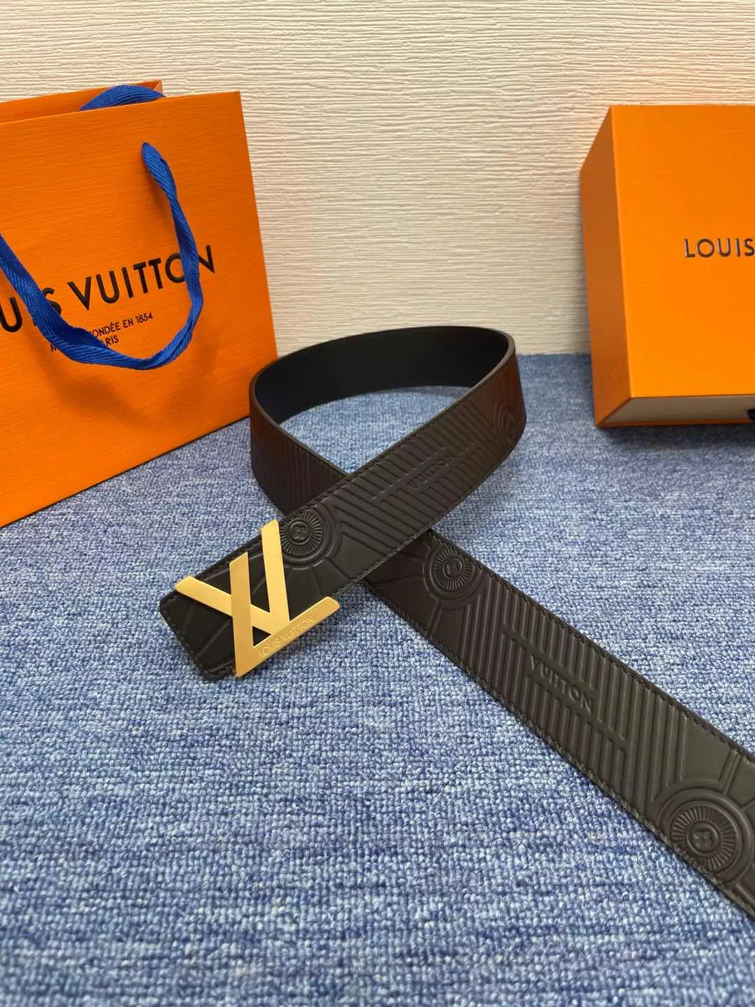 Soft 3432 Louis Vuitton AAA Quality Belts In 4.0cm For Men