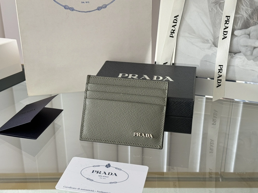 Soft 3593 Prada Card Case
