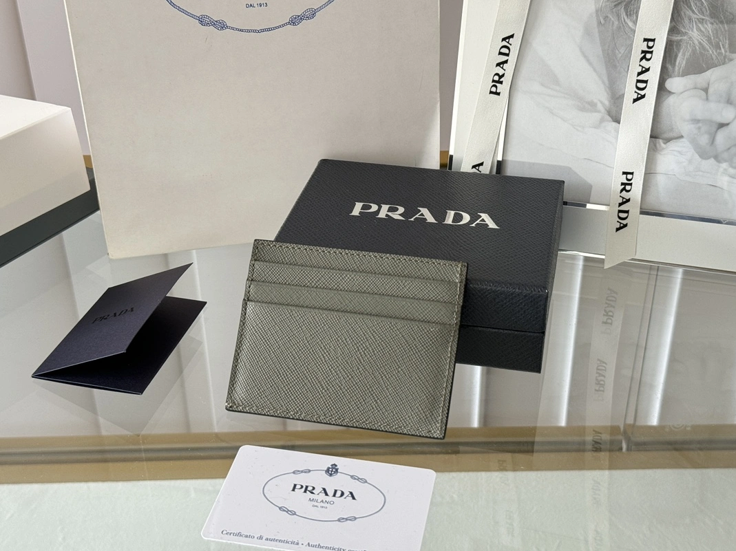 Soft 3593 Prada Card Case