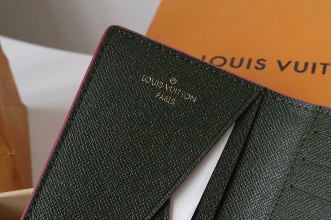 Soft 3687 Louis Vuitton LV Card Case