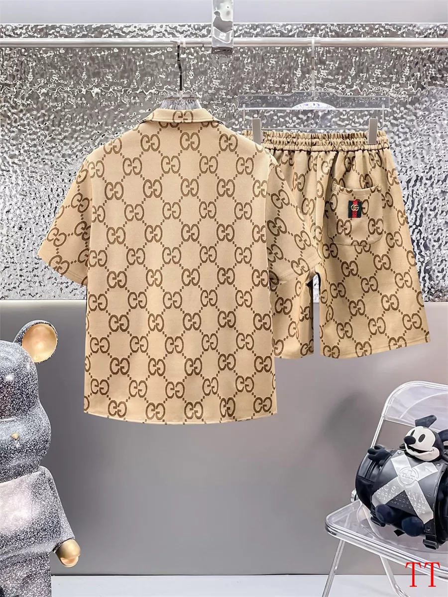 Soft 3756 Gucci Tracksuits Short Sleeved For Men