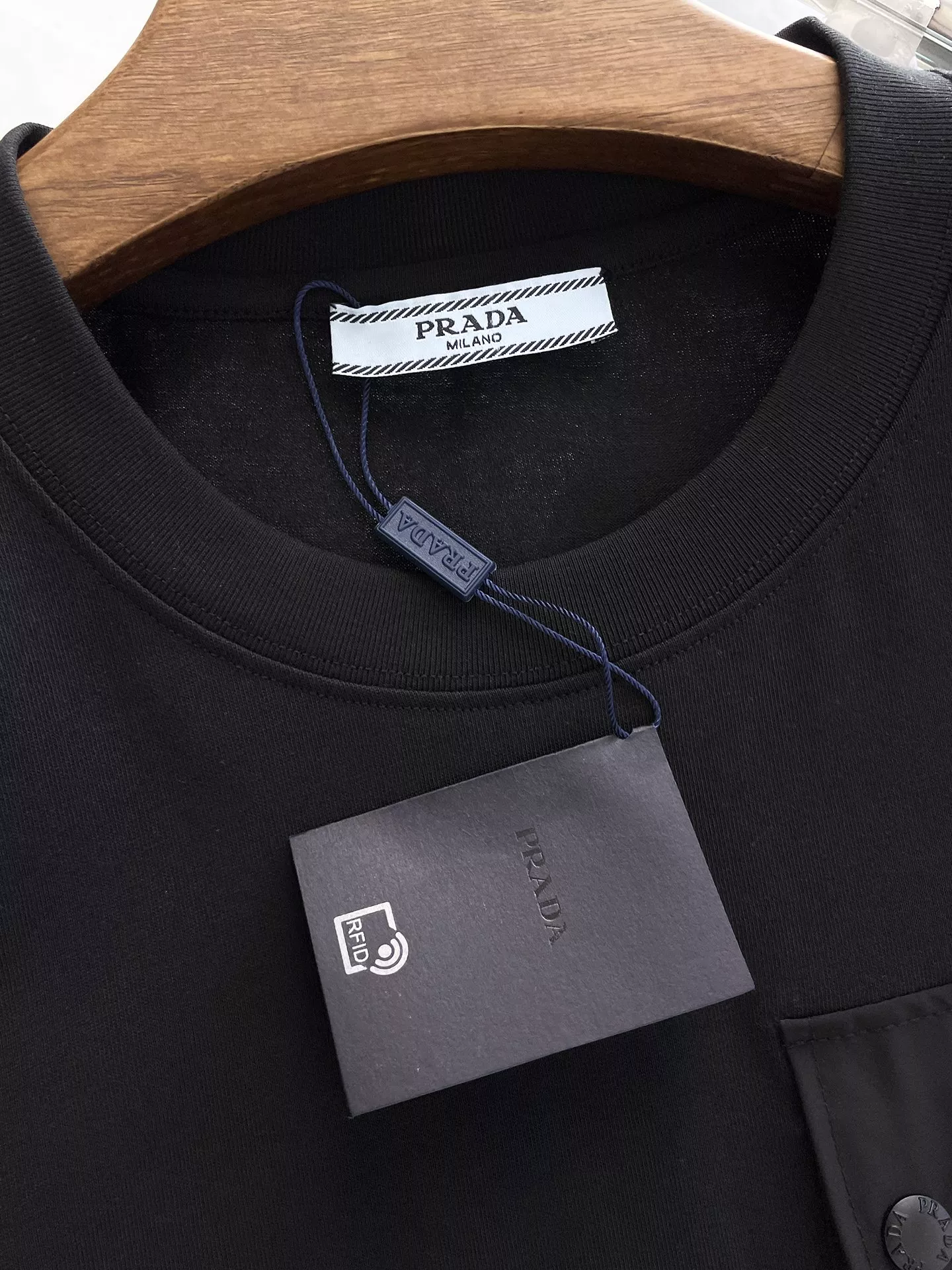 Soft 3828 Prada T-Shirts Short Sleeved For Men