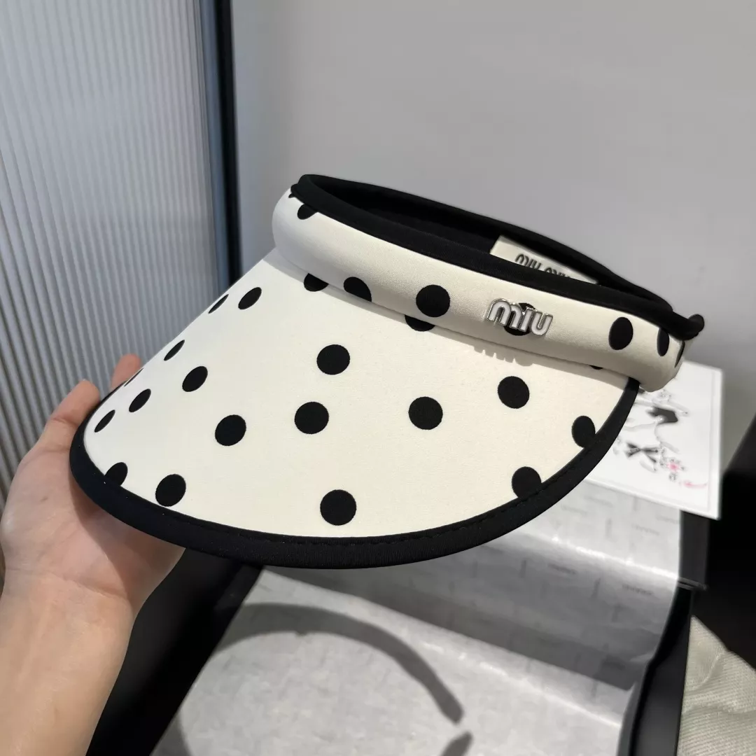 Soft 3881 MIU MIU Caps