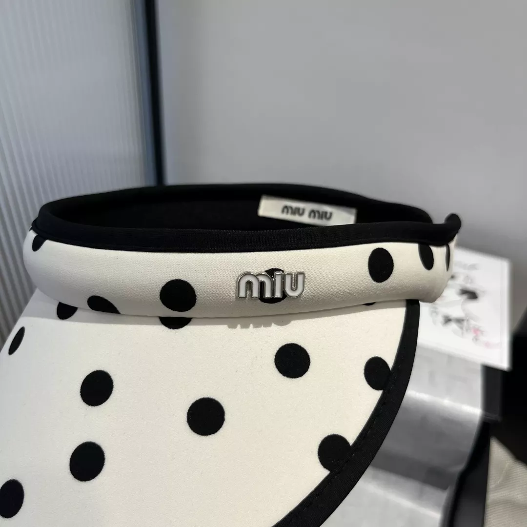 Soft 3881 MIU MIU Caps