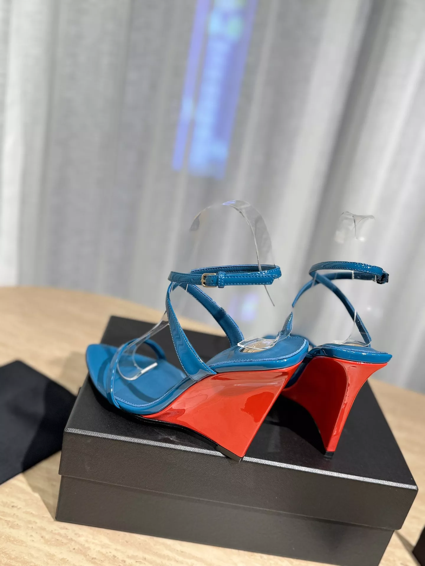 Soft 4293 Yves Saint Laurent YSL Sandal For Women