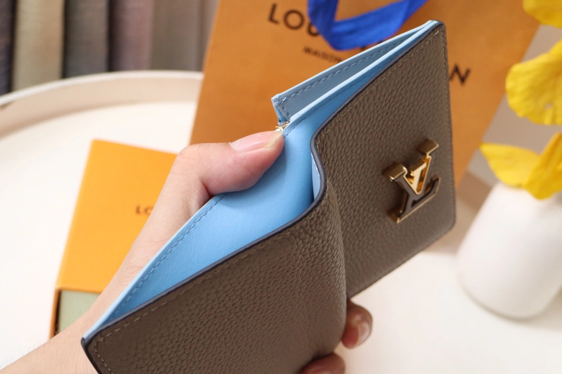 Soft 4646 Louis Vuitton AAA Quality Card Case