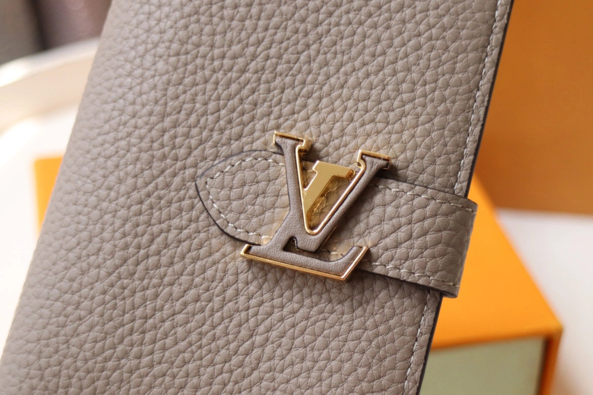 Soft 4646 Louis Vuitton AAA Quality Card Case
