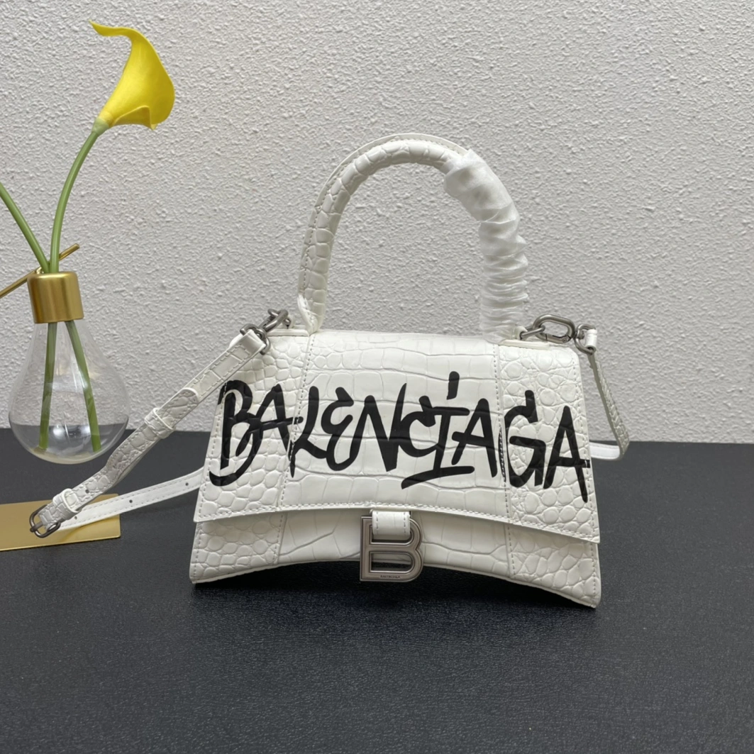 Soft 5002 Balenciaga AAA Quality Messenger Bags For Women