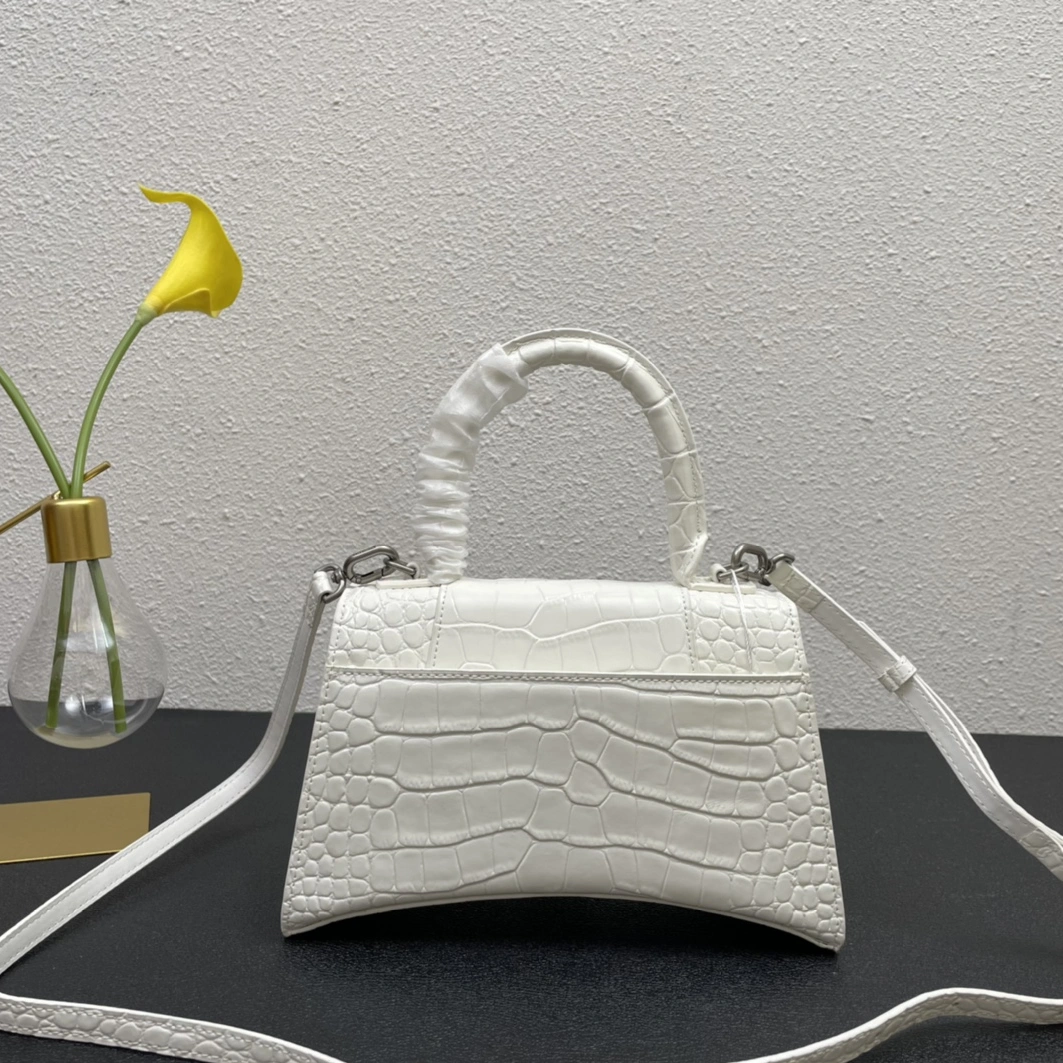Soft 5002 Balenciaga AAA Quality Messenger Bags For Women