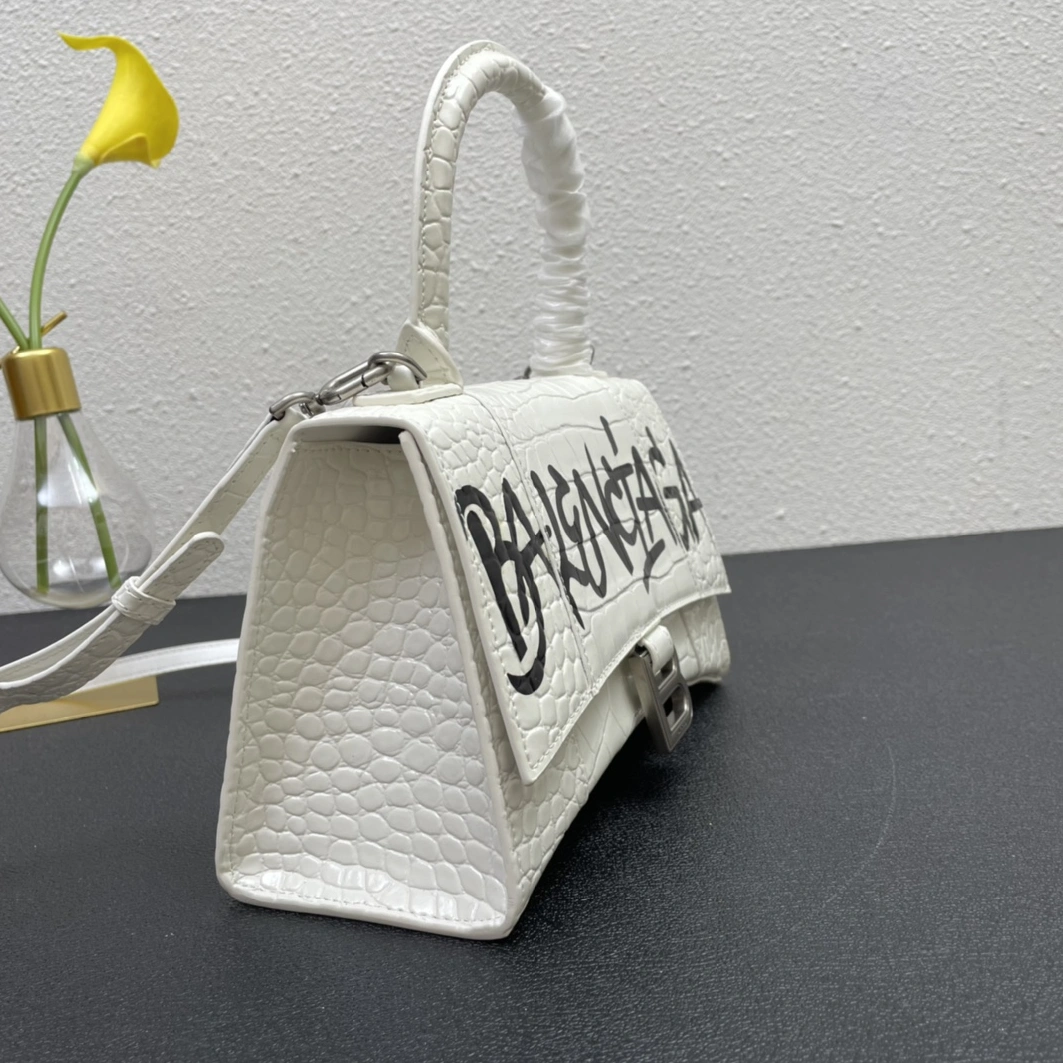 Soft 5002 Balenciaga AAA Quality Messenger Bags For Women