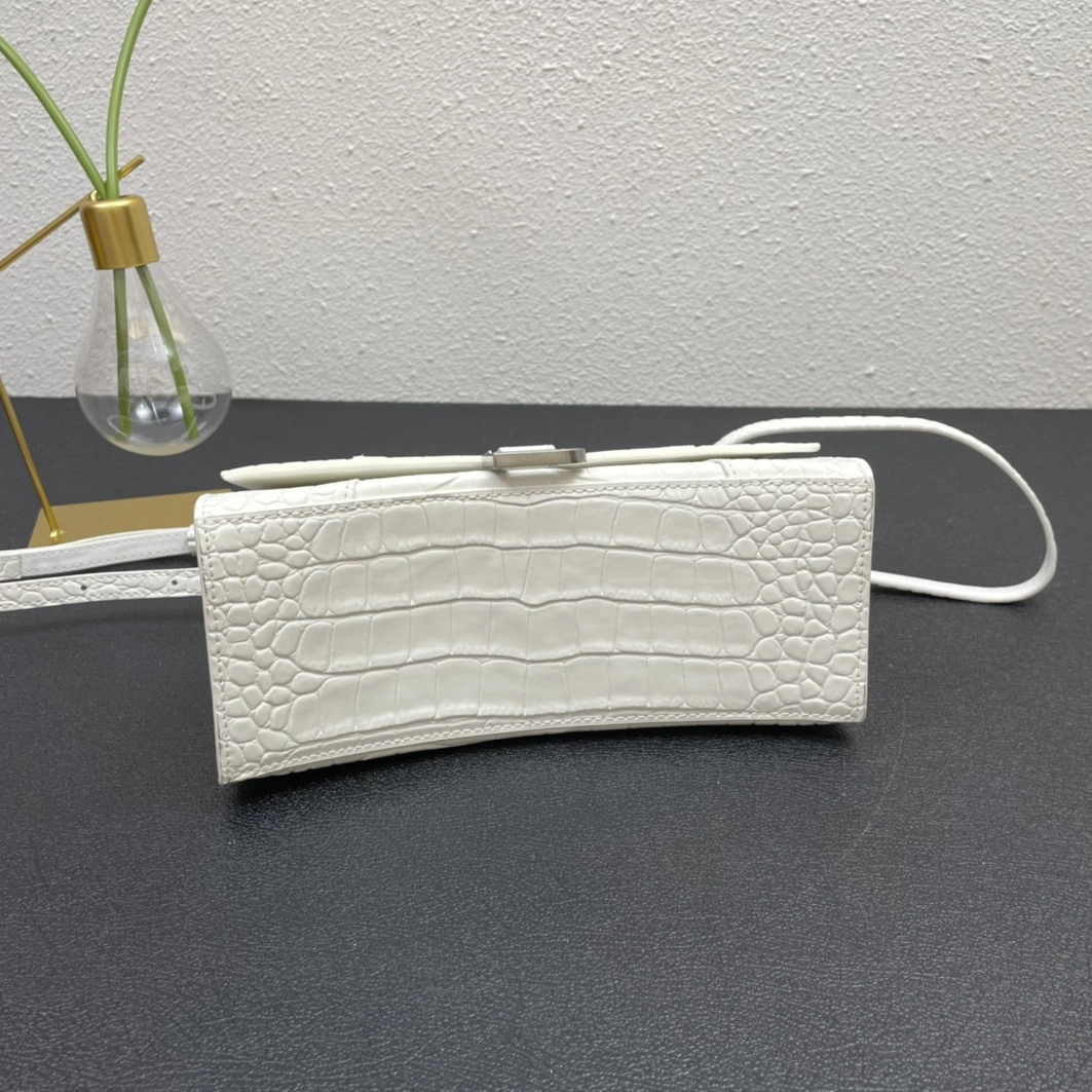 Soft 5002 Balenciaga AAA Quality Messenger Bags For Women