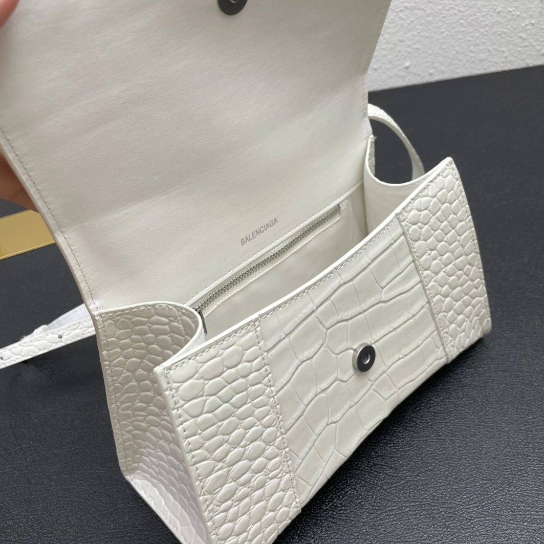 Soft 5002 Balenciaga AAA Quality Messenger Bags For Women