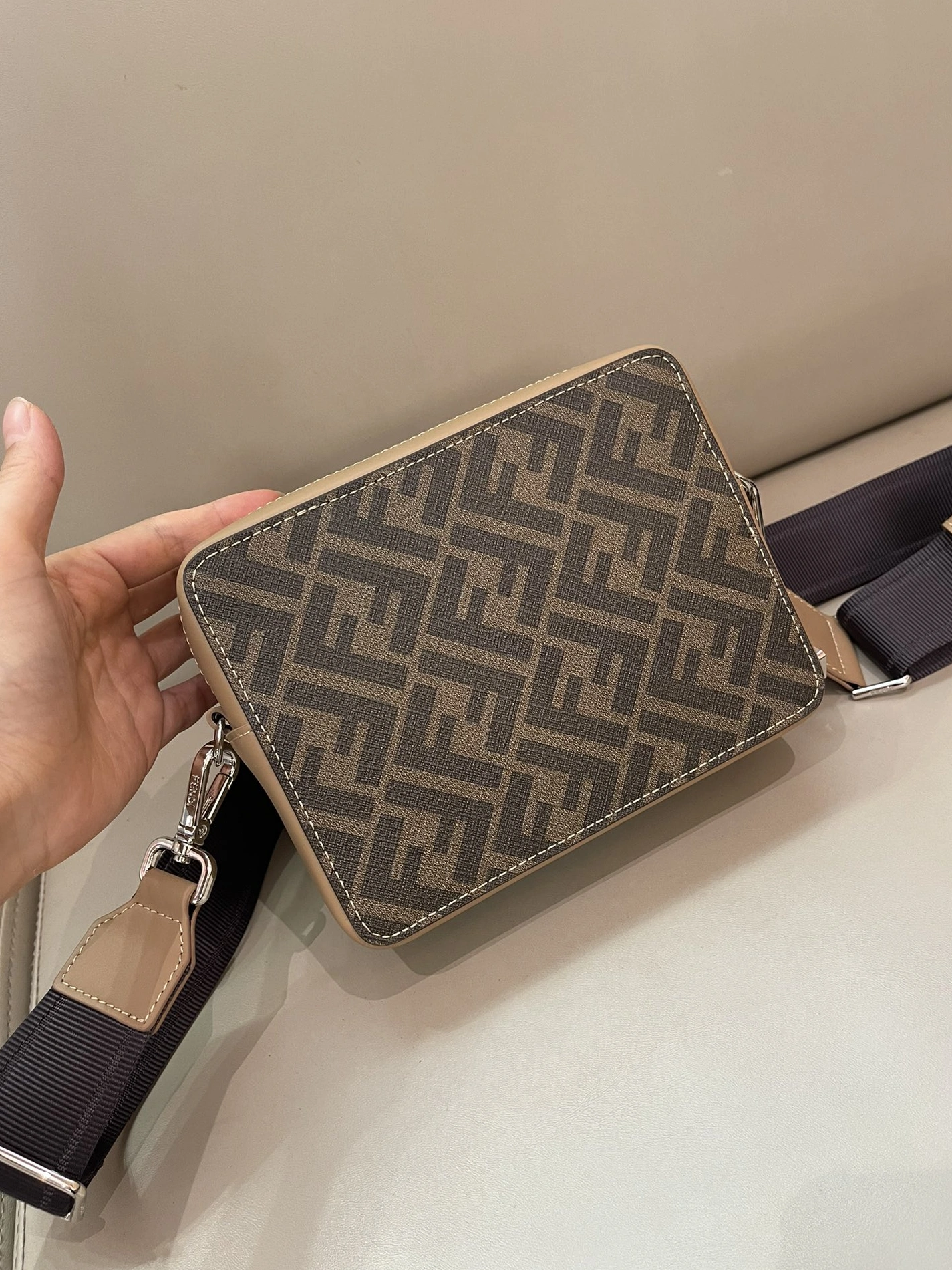Soft 5055 Fendi AAA Man Messenger Bags
