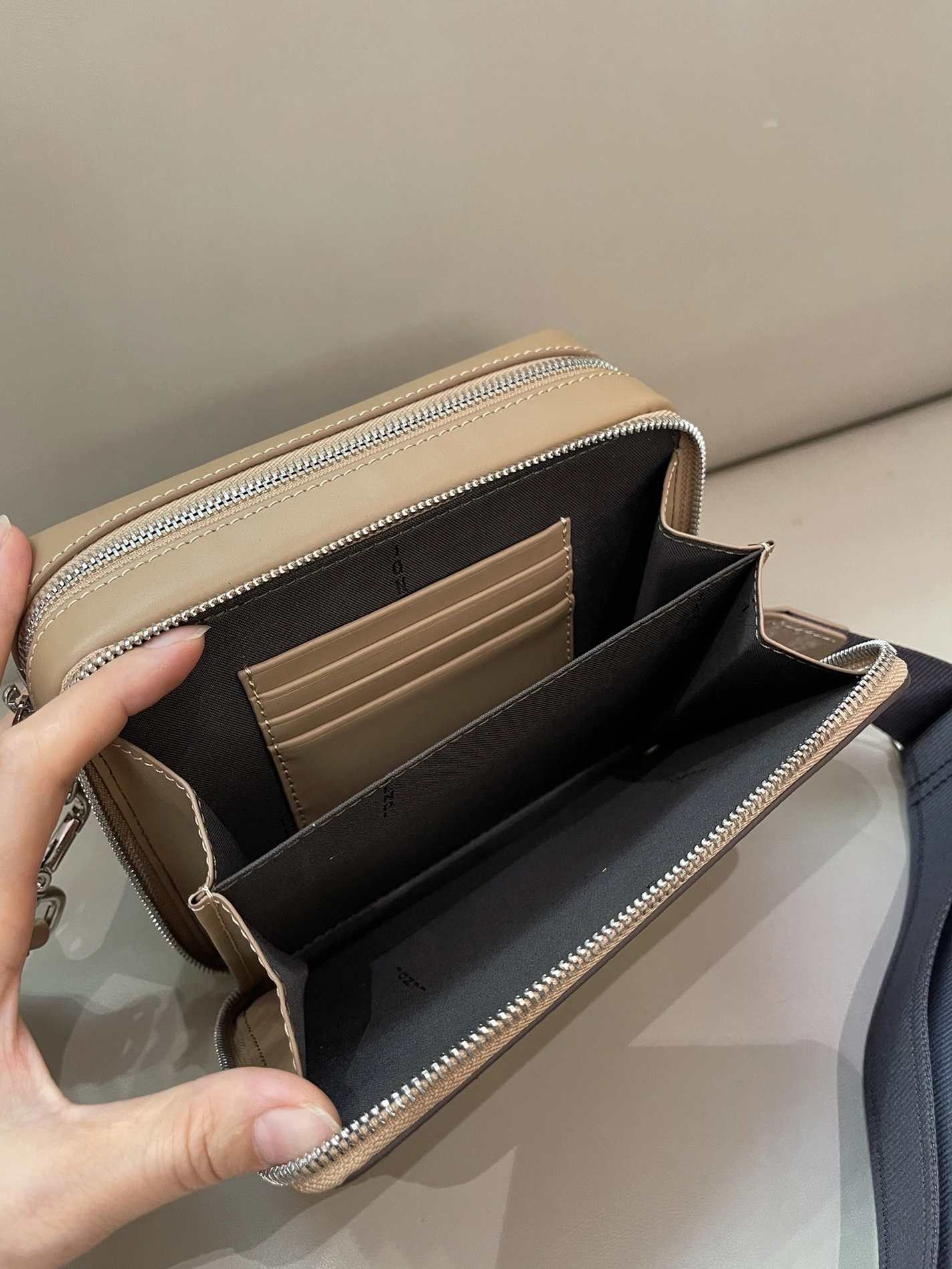 Soft 5055 Fendi AAA Man Messenger Bags