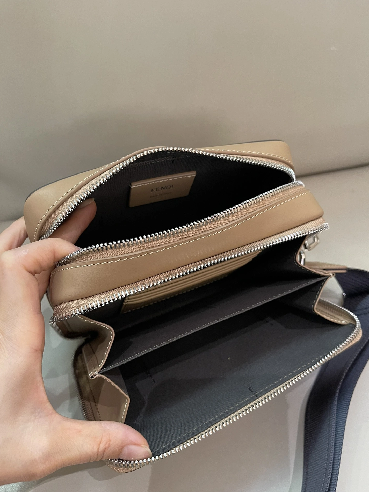 Soft 5055 Fendi AAA Man Messenger Bags