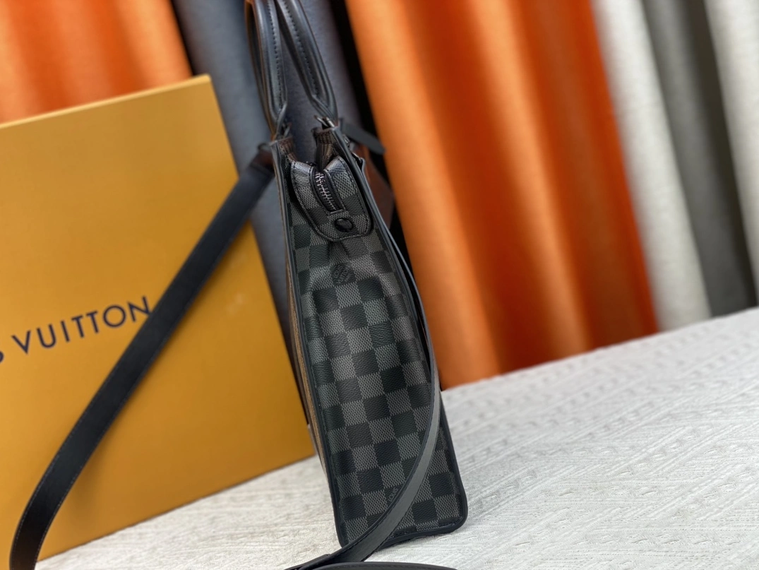 Soft 5124 Louis Vuitton AAA Man Handbags