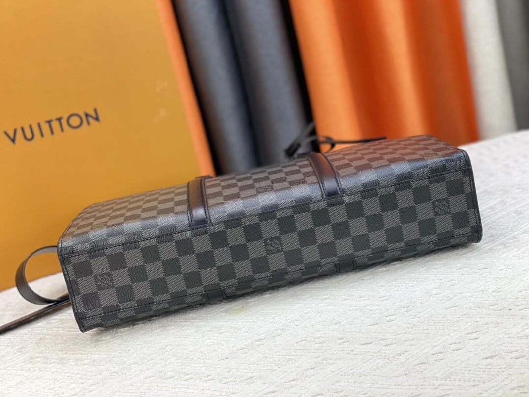Soft 5124 Louis Vuitton AAA Man Handbags