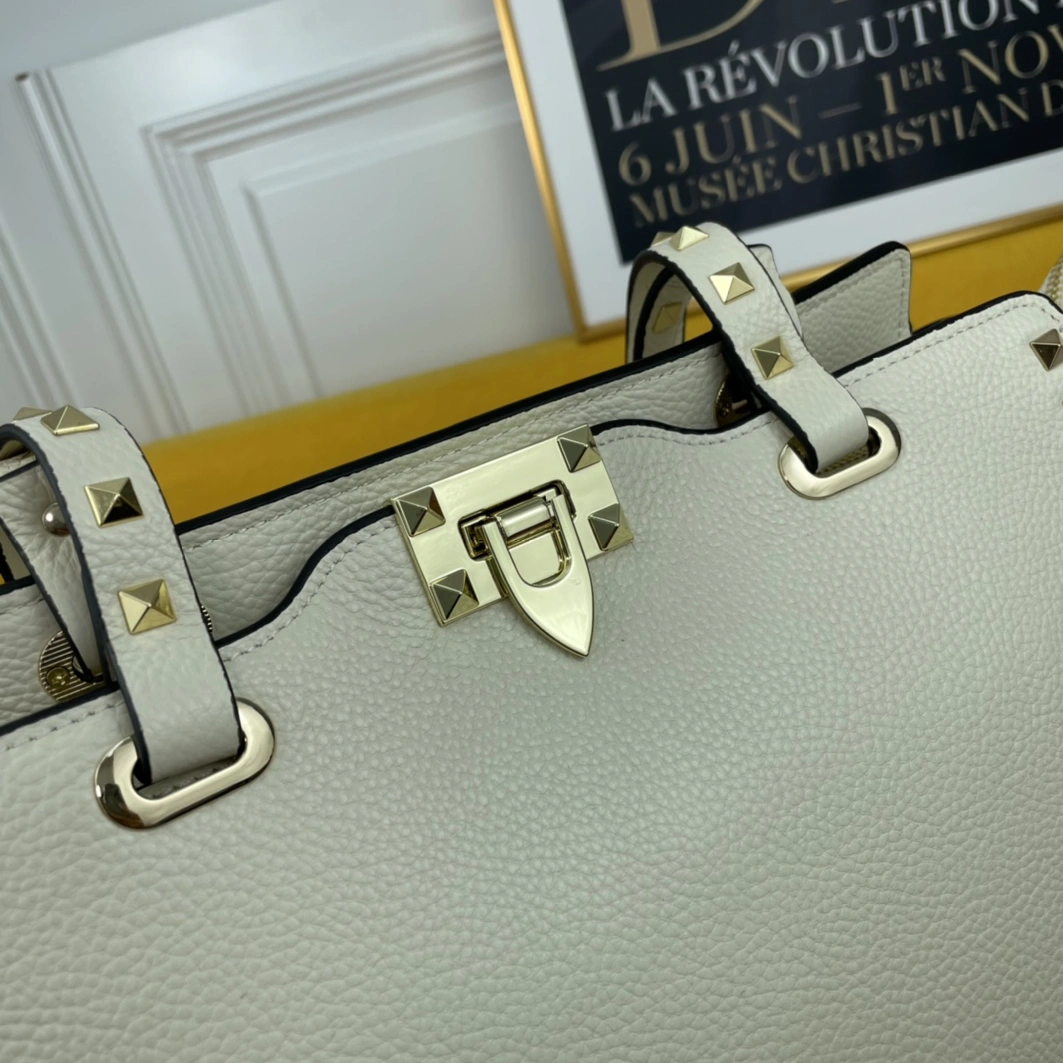 Soft 5292 Valentino AAA Quality Shoulder Bags For Women